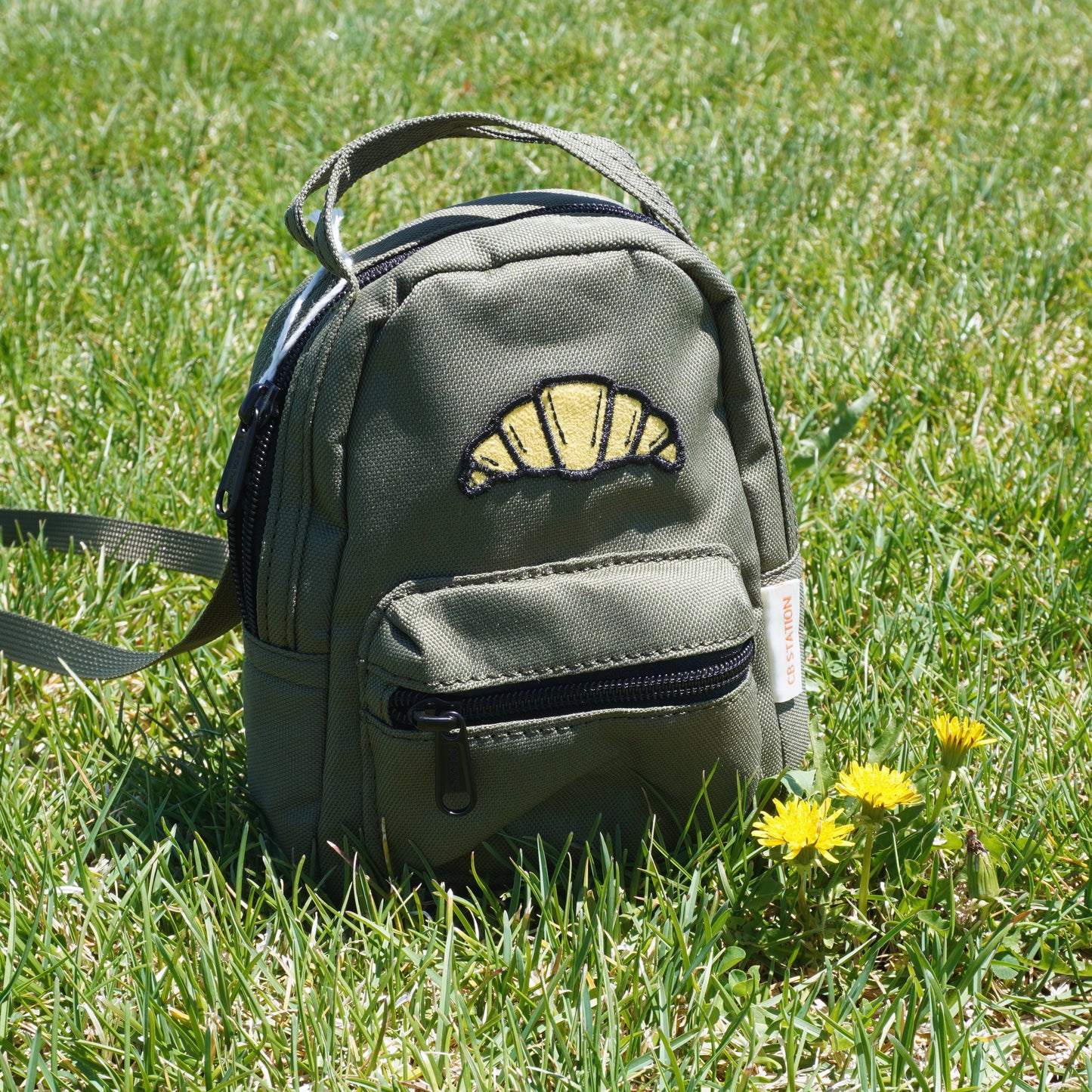 Croissant Motion Crossbody Bag – Cute Everyday Crossbody Purse for Travel, Shopping & Coffee Dates