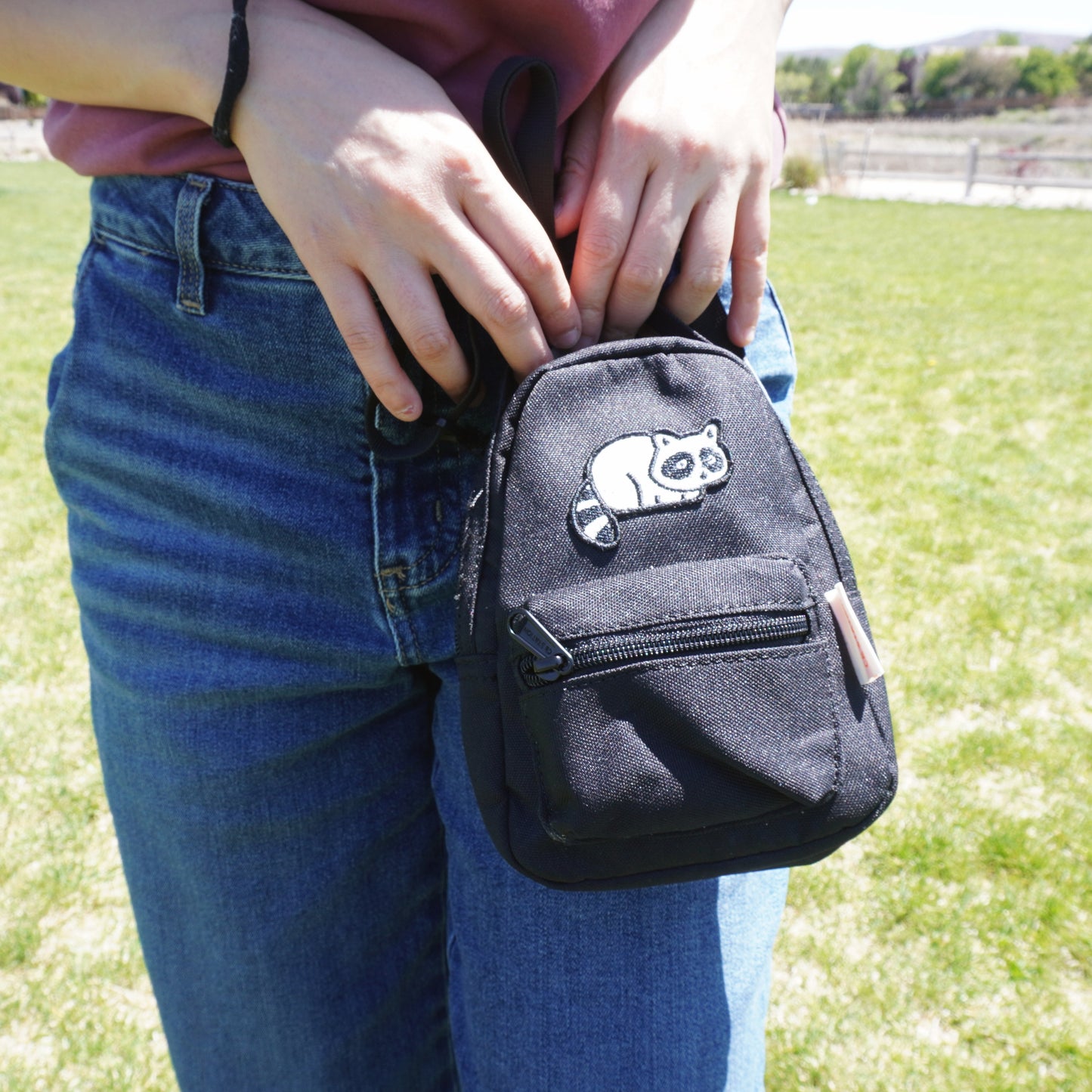 Sneaky Raccoon Motion Crossbody Bag – Cute Hands-Free Everyday Bag for Travel & Daily Adventures