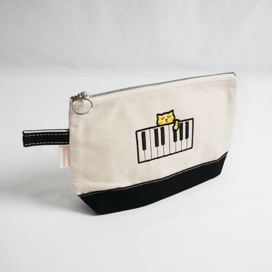 Piano Cat Black Makeup Bag – Fun and Practical Organizer for Essentials