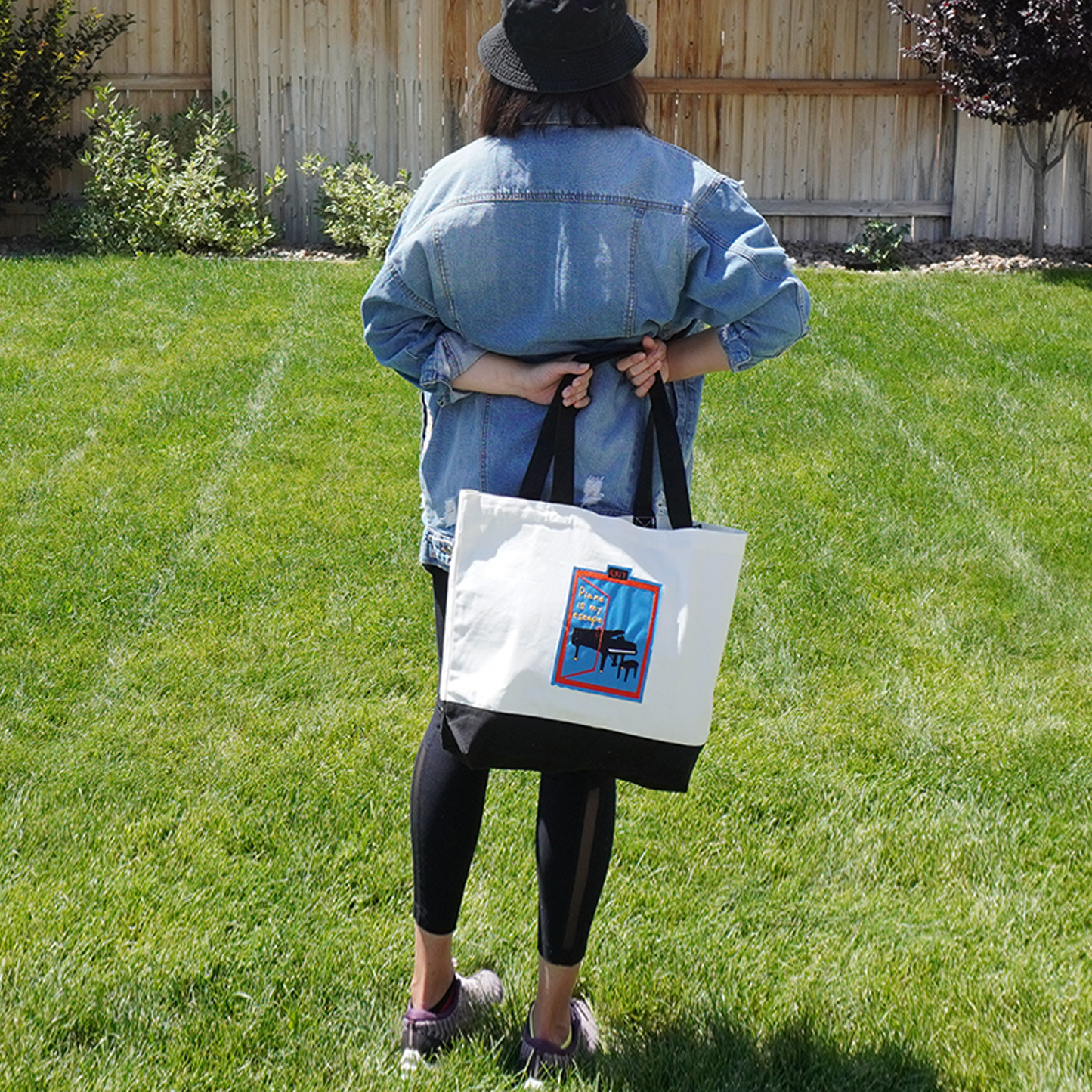 Piano is My Escape embroidery Tote bag